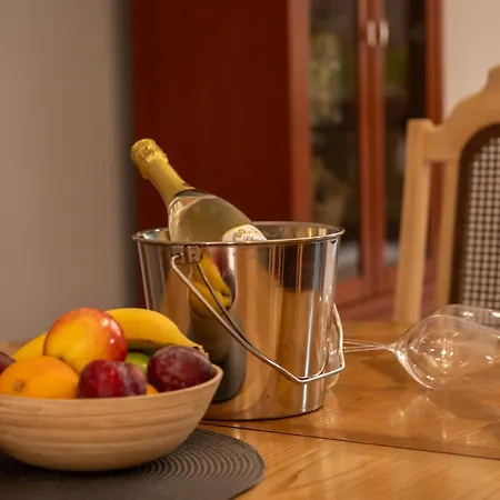 Atrium 3 Bedroom 2 Bath Family *