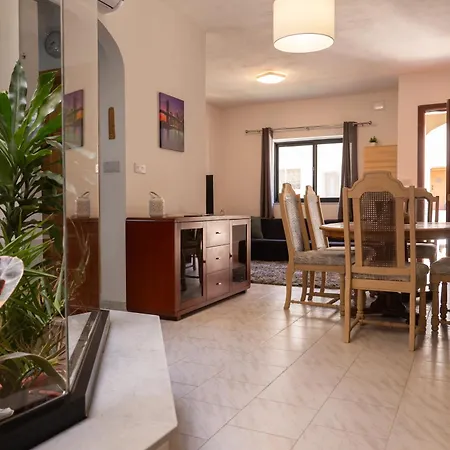 Atrium 3 Bedroom 2 Bath Family Lejlighed *