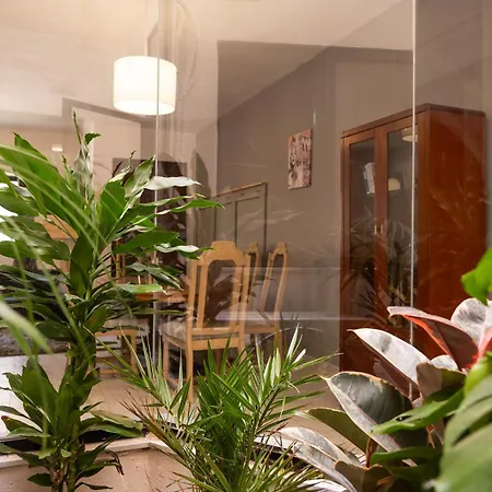 Atrium 3 Bedroom 2 Bath Family 멜리에하