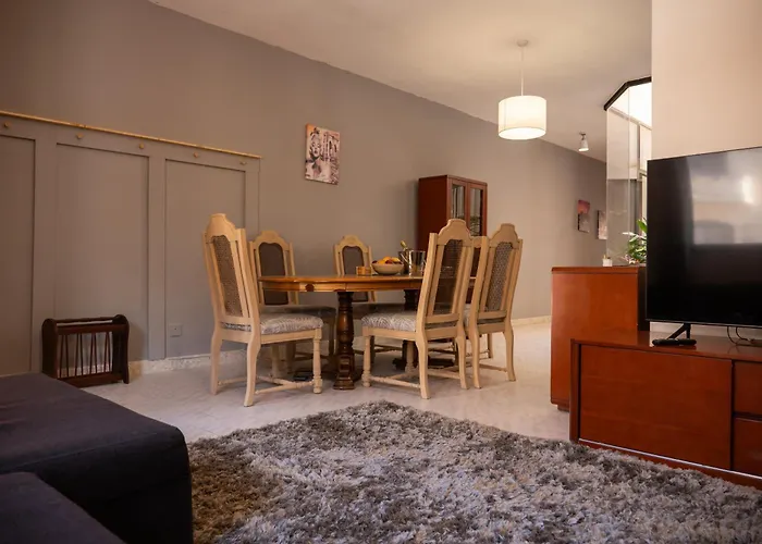 Atrium 3 Bedroom 2 Bath Family Appartement Mellieħa