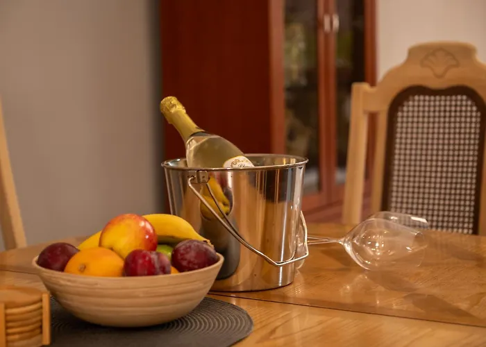 Atrium 3 Bedroom 2 Bath Family *